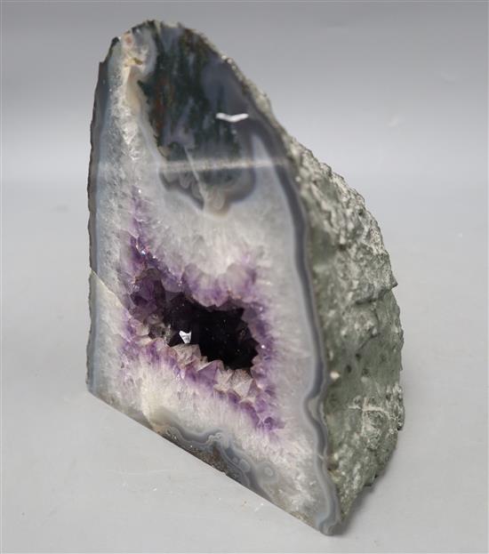 An amethyst geode, height 19cm